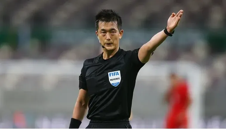 Tìm Hiểu Vai Trò Của Trọng Tài Trong Bóng Đá Chuyên Nghiệp